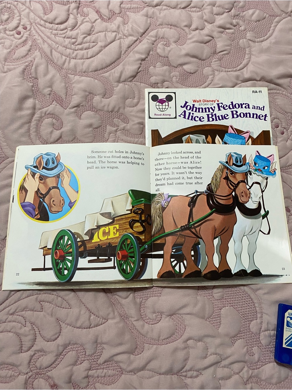 Walt Disney Read-Along: Johnny Fedora and Alice Blue Bonnet with Blue Cassette - Picture 5 of 7